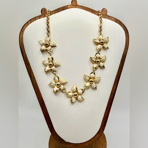 Vintage White Enamel Floral Necklace Gold Tone Mid Century